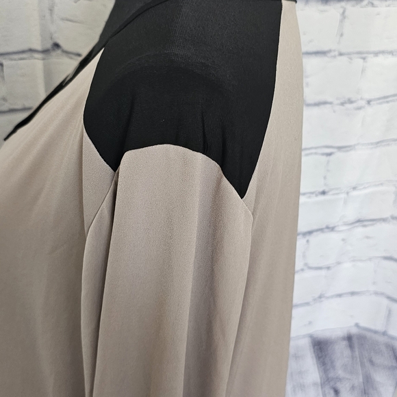 Dressy blouse - Picture 4 of 5